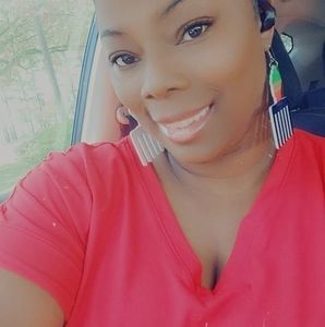 Meet your Posher, Ayannia